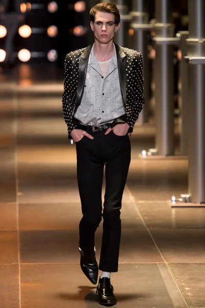 Look 38